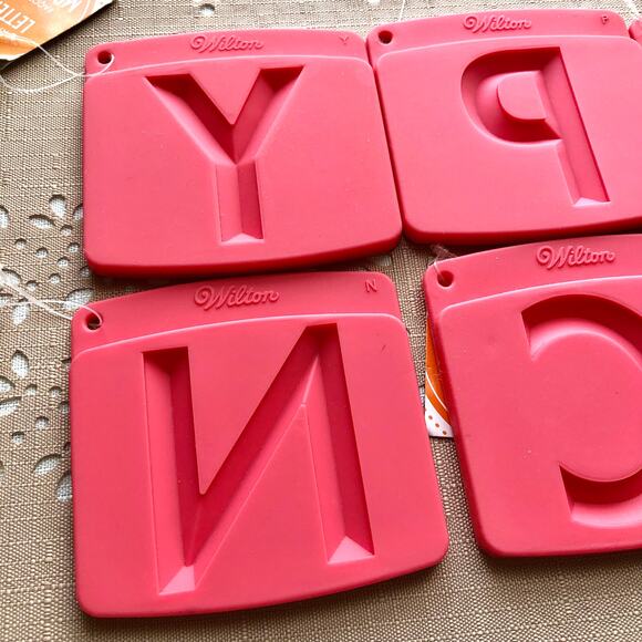 NWT Wilton Silicone "Shape with Fondant" Letter Molds - Picture 5 of 7